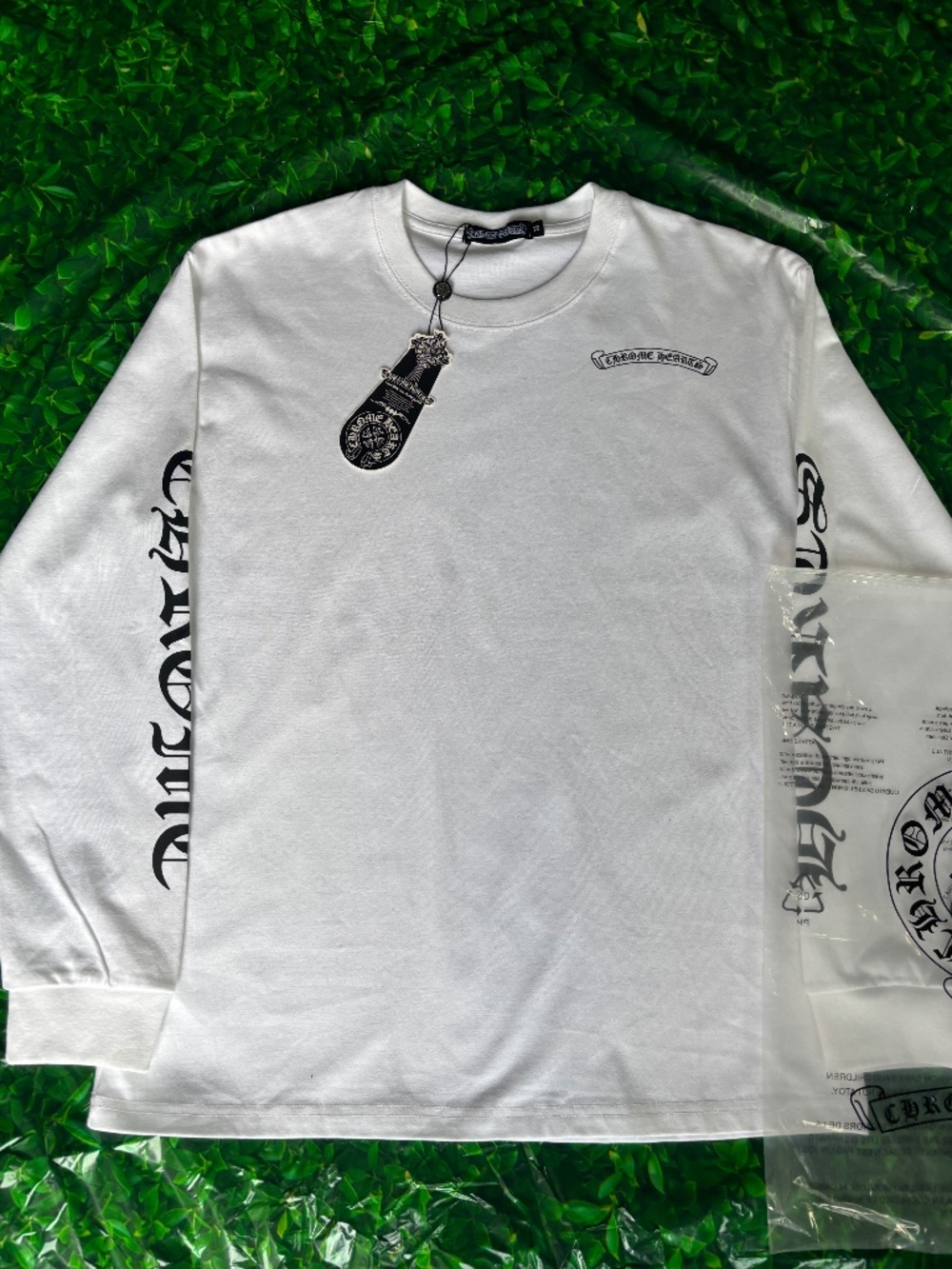 White And Black Long Sleeve Graphic Chrome Shirt Size L
